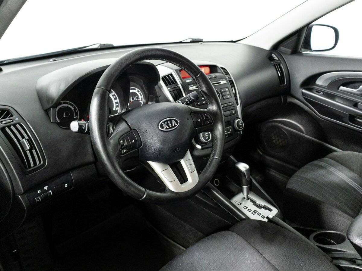 Купить Kia Ceed с пробегом. Фото: #10