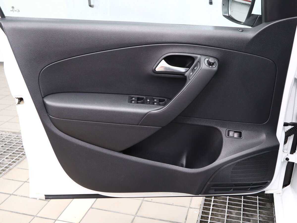 Купить Volkswagen Polo с пробегом. Фото: #5