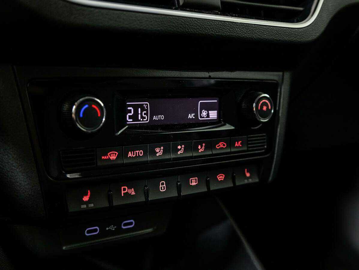 Купить Volkswagen Polo с пробегом. Фото: #17