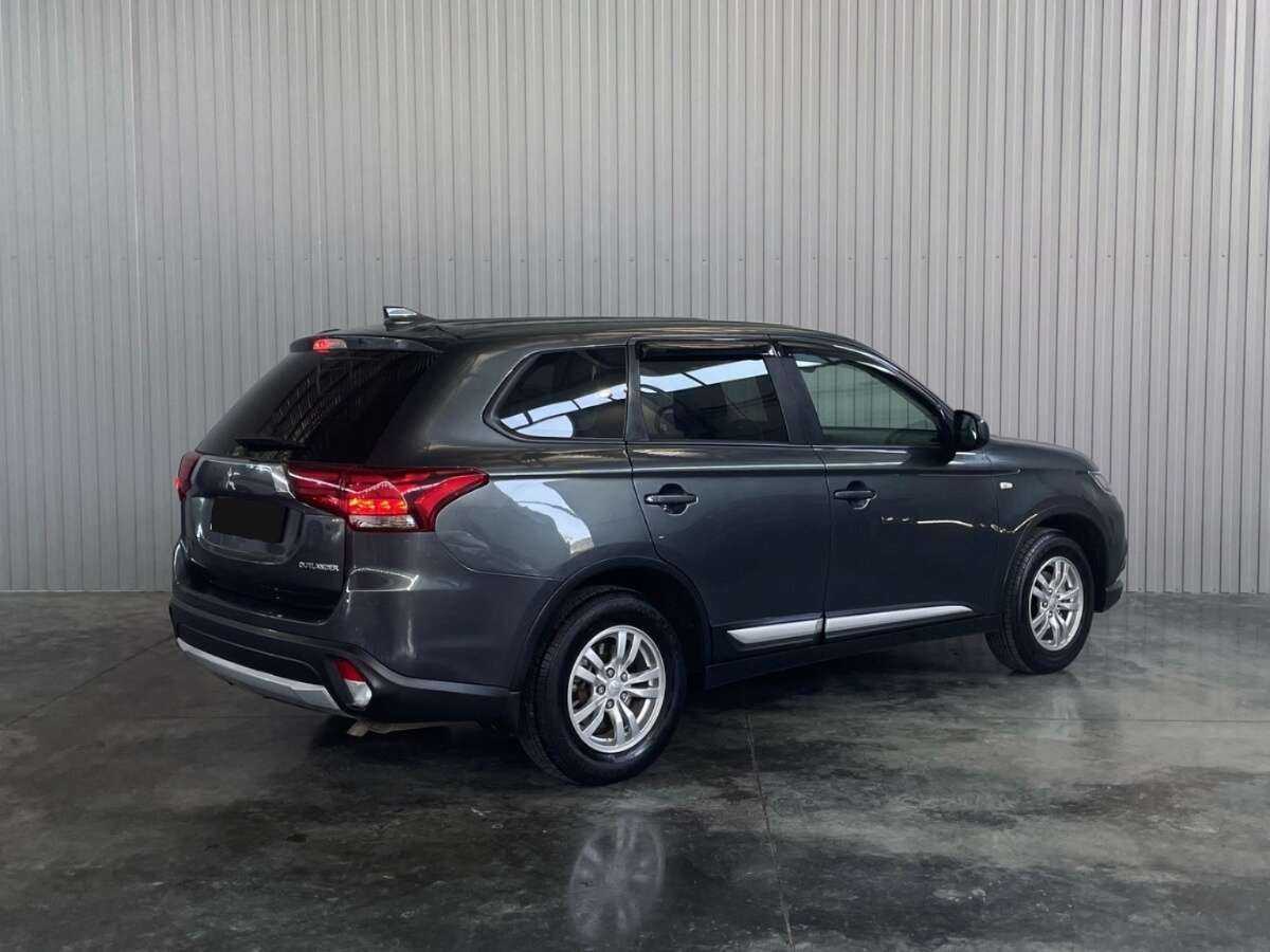 Купить Mitsubishi Outlander с пробегом. Фото: #4