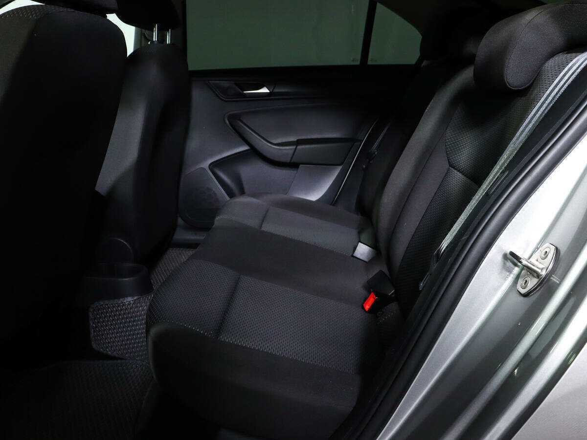 Купить Volkswagen Polo с пробегом. Фото: #9