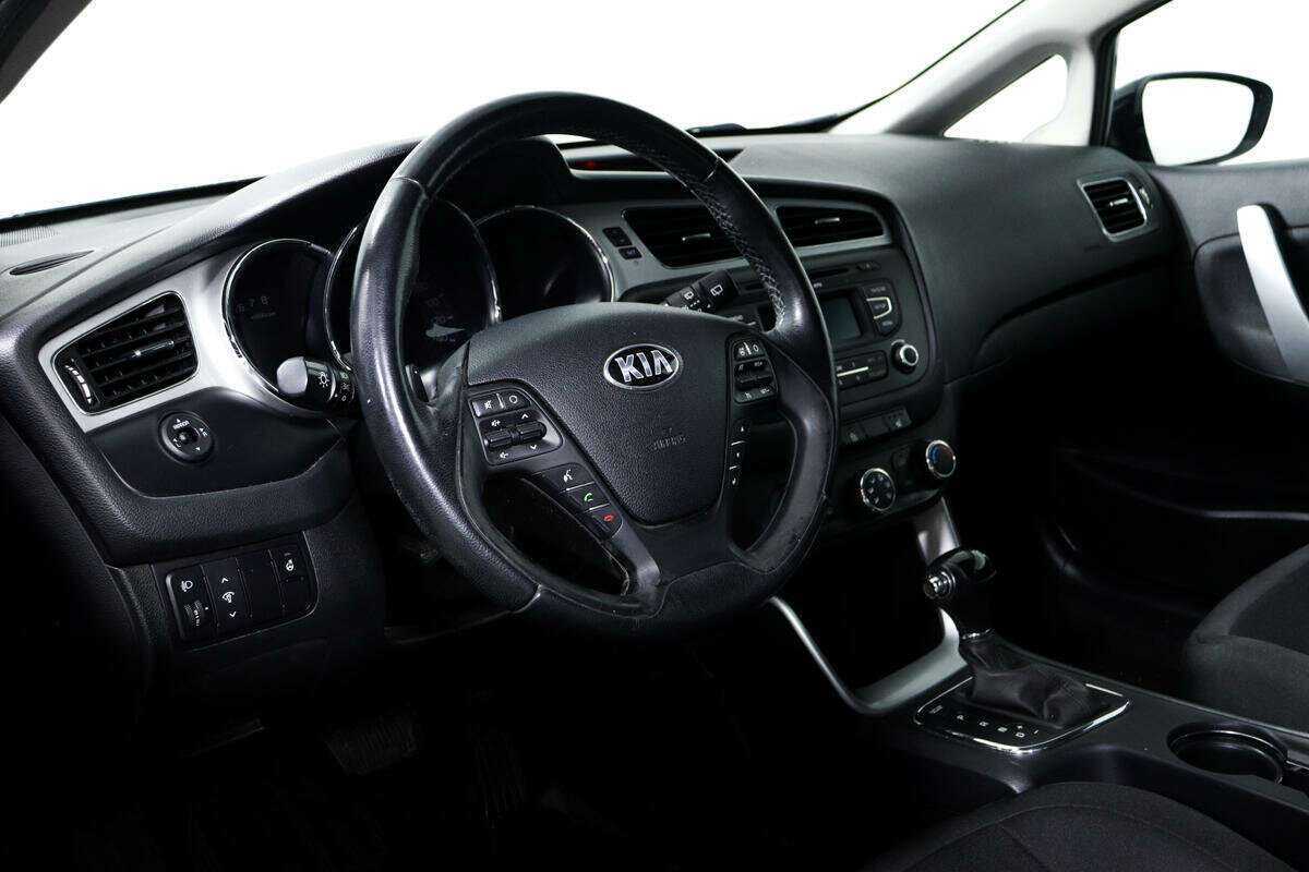 Купить Kia Ceed с пробегом. Фото: #12