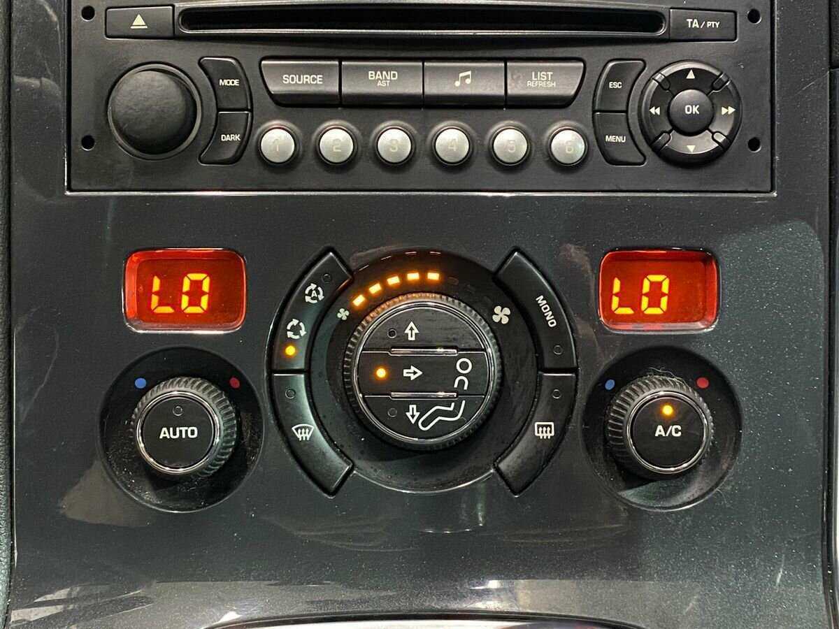 Купить Peugeot 3008 с пробегом. Фото: #12