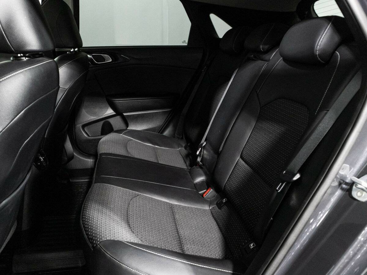 Купить Kia Ceed с пробегом. Фото: #9