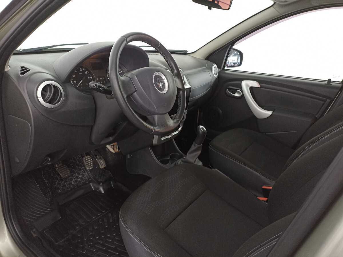 Купить Renault Sandero с пробегом. Фото: #15