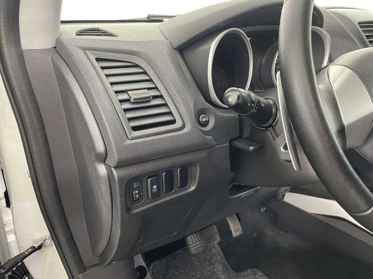 Купить Mitsubishi ASX с пробегом. Фото: #8