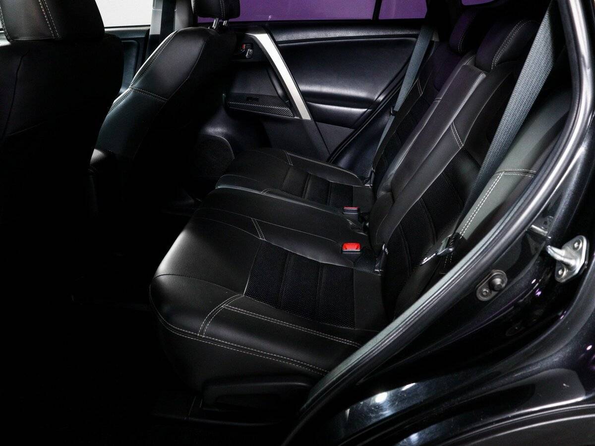 Купить Toyota RAV4 с пробегом. Фото: #9