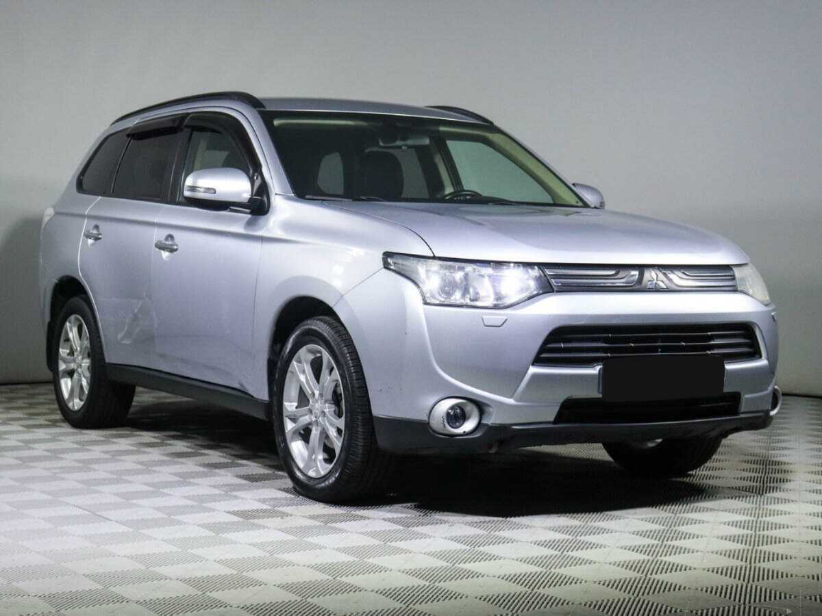 Купить Mitsubishi Outlander с пробегом. Фото: #2