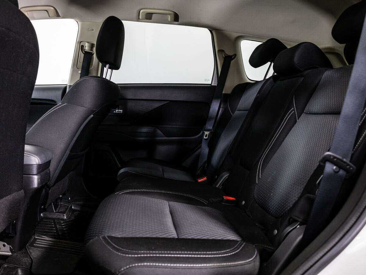 Купить Mitsubishi Outlander с пробегом. Фото: #8