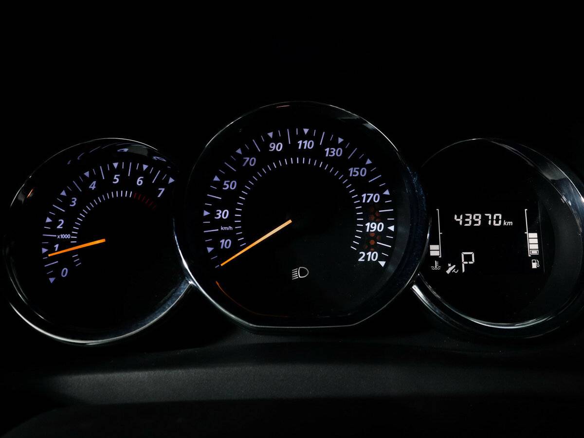 Купить Renault Logan с пробегом. Фото: #8