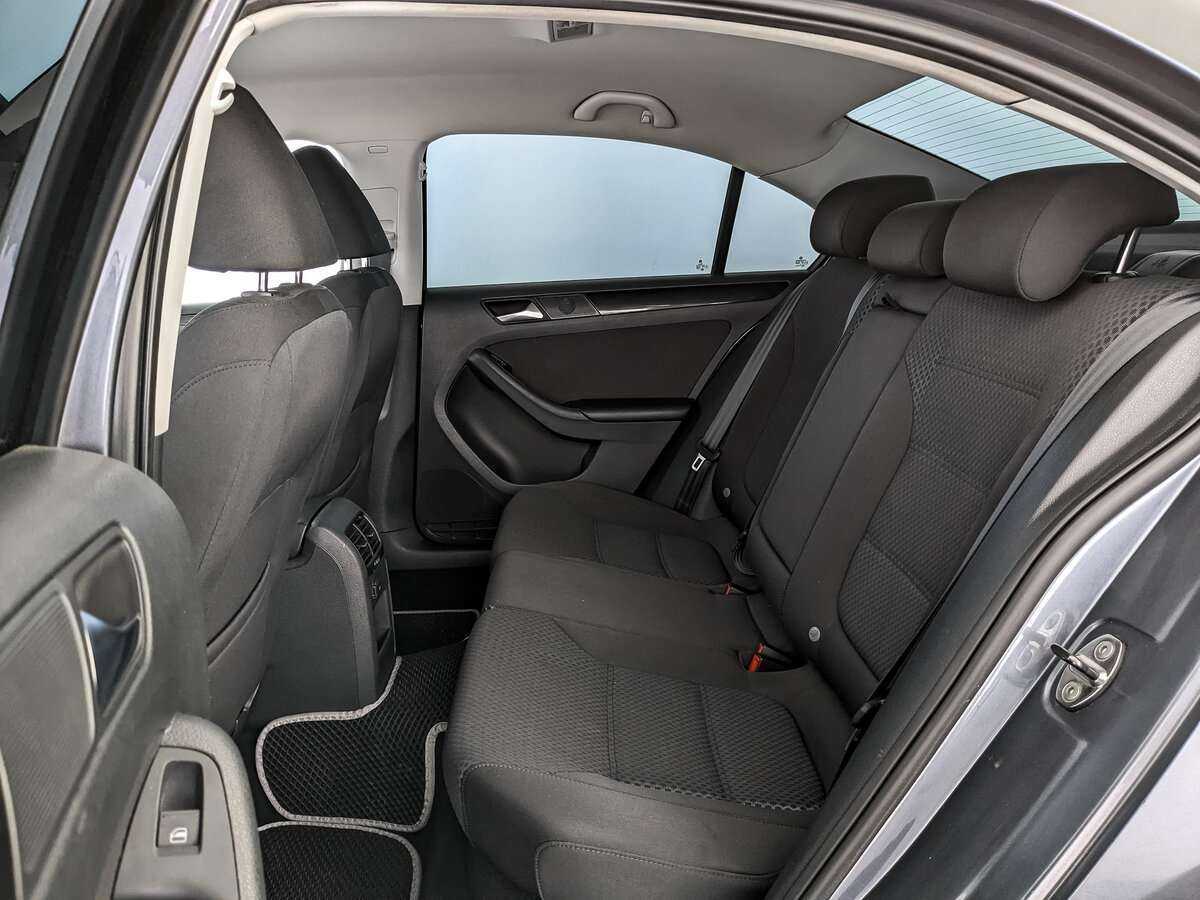 Купить Volkswagen Jetta с пробегом. Фото: #12