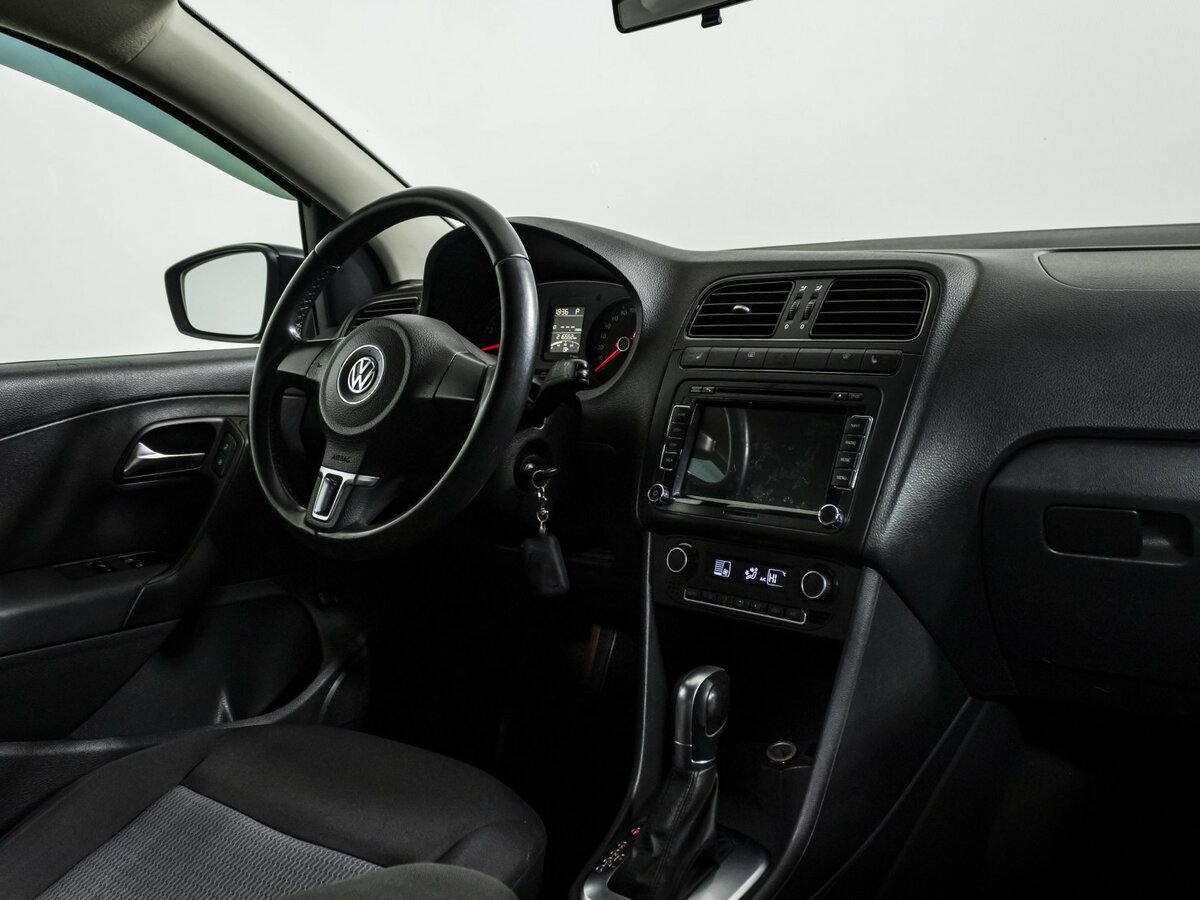 Купить Volkswagen Polo с пробегом. Фото: #6