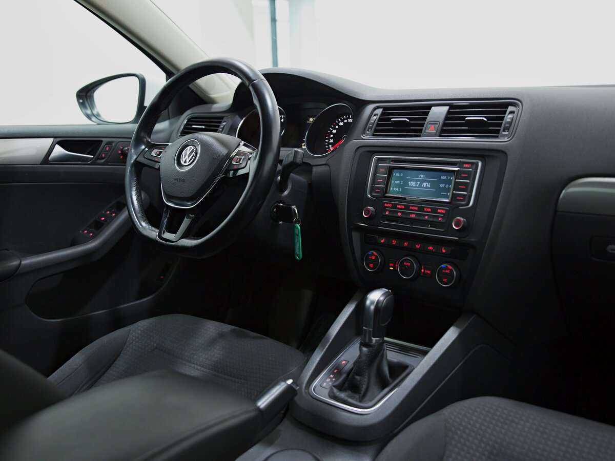 Купить Volkswagen Jetta с пробегом. Фото: #5