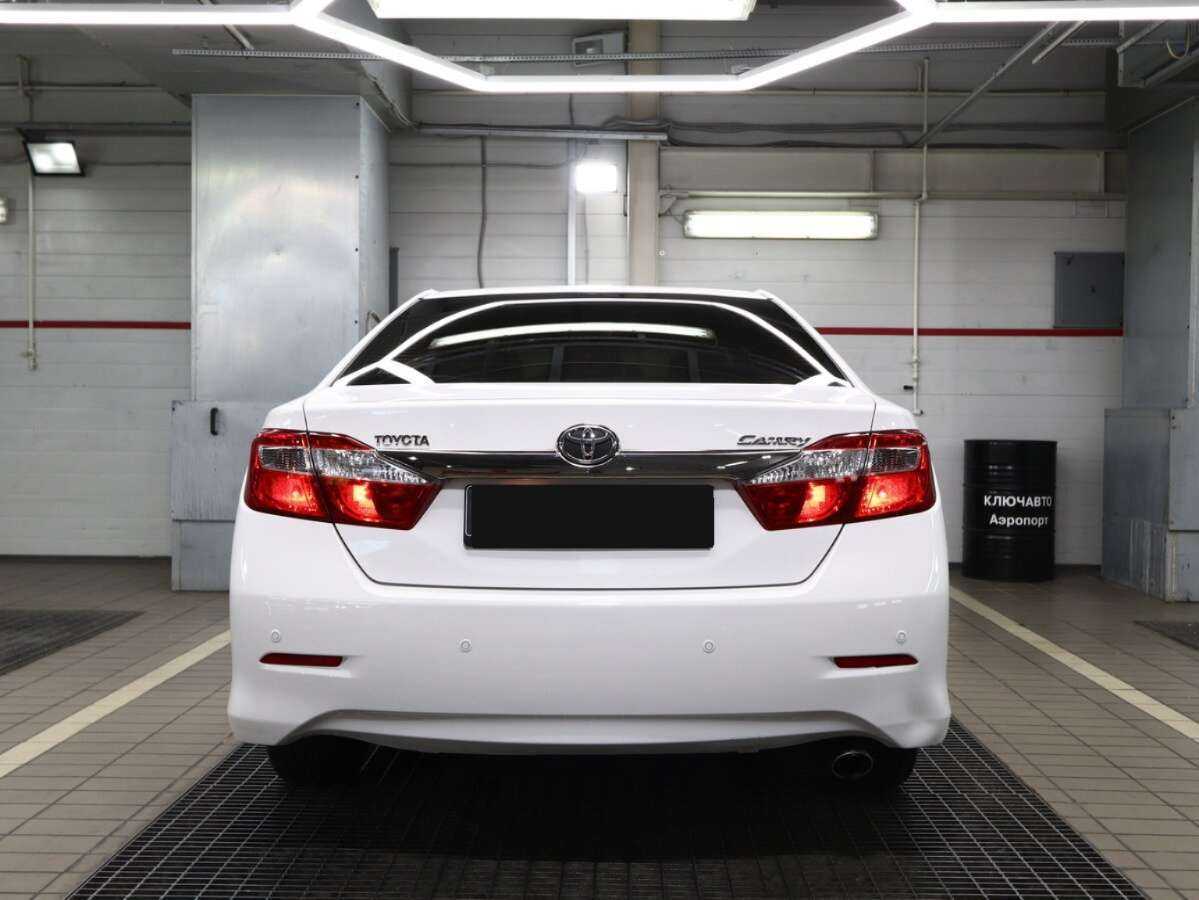 Купить Toyota Camry с пробегом. Фото: #3