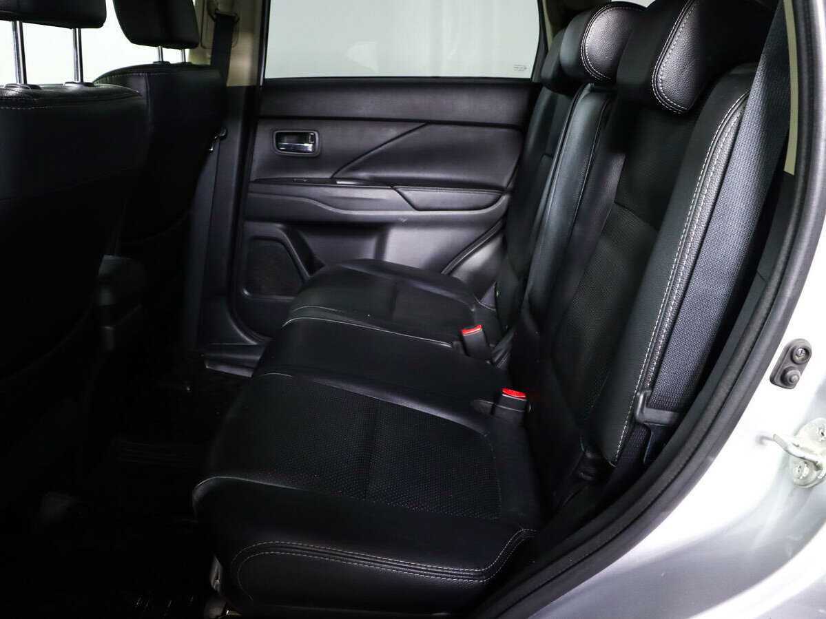 Купить Mitsubishi Outlander с пробегом. Фото: #7
