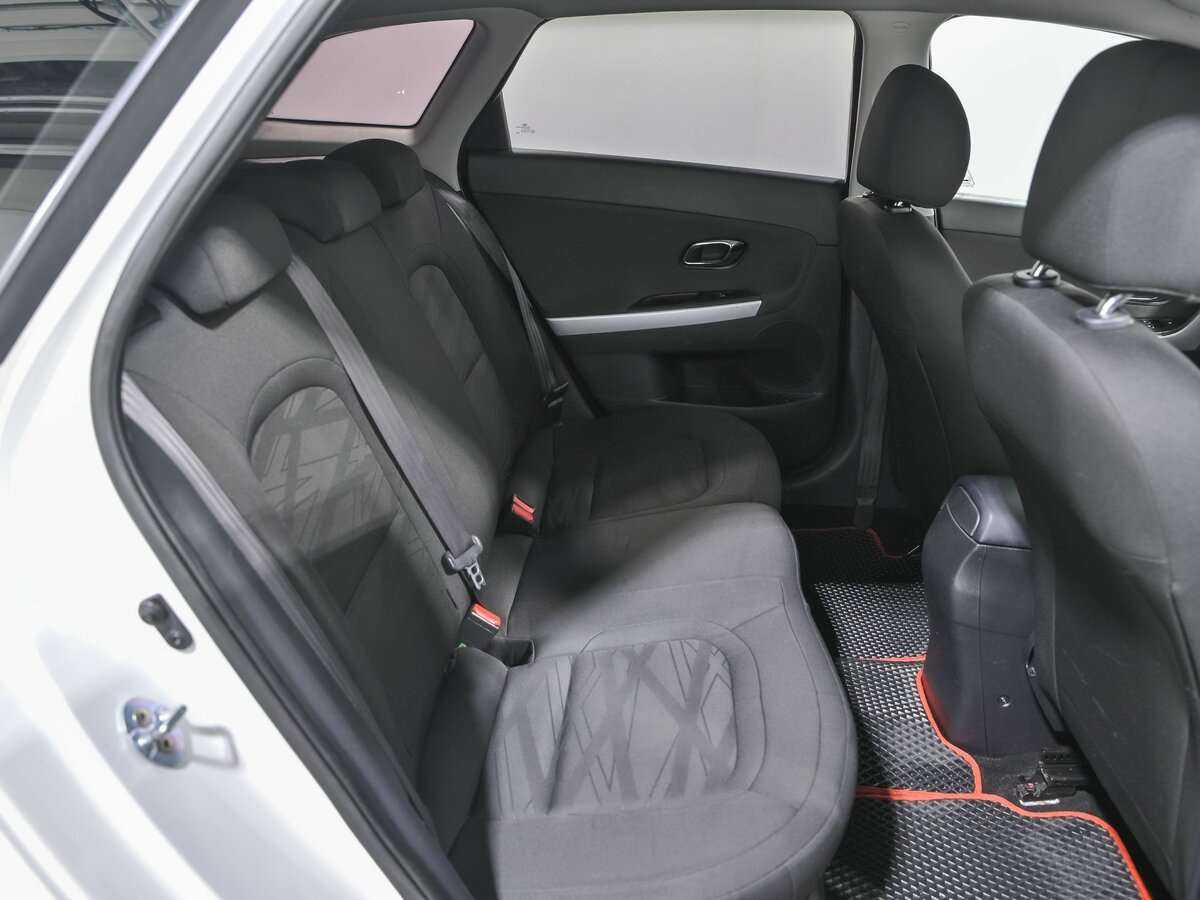 Купить Kia Ceed с пробегом. Фото: #13