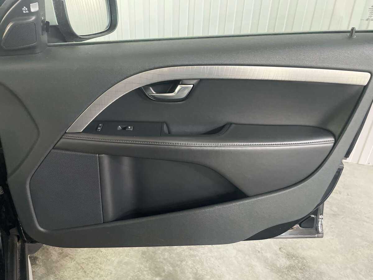 Купить Volvo XC70 с пробегом. Фото: #29