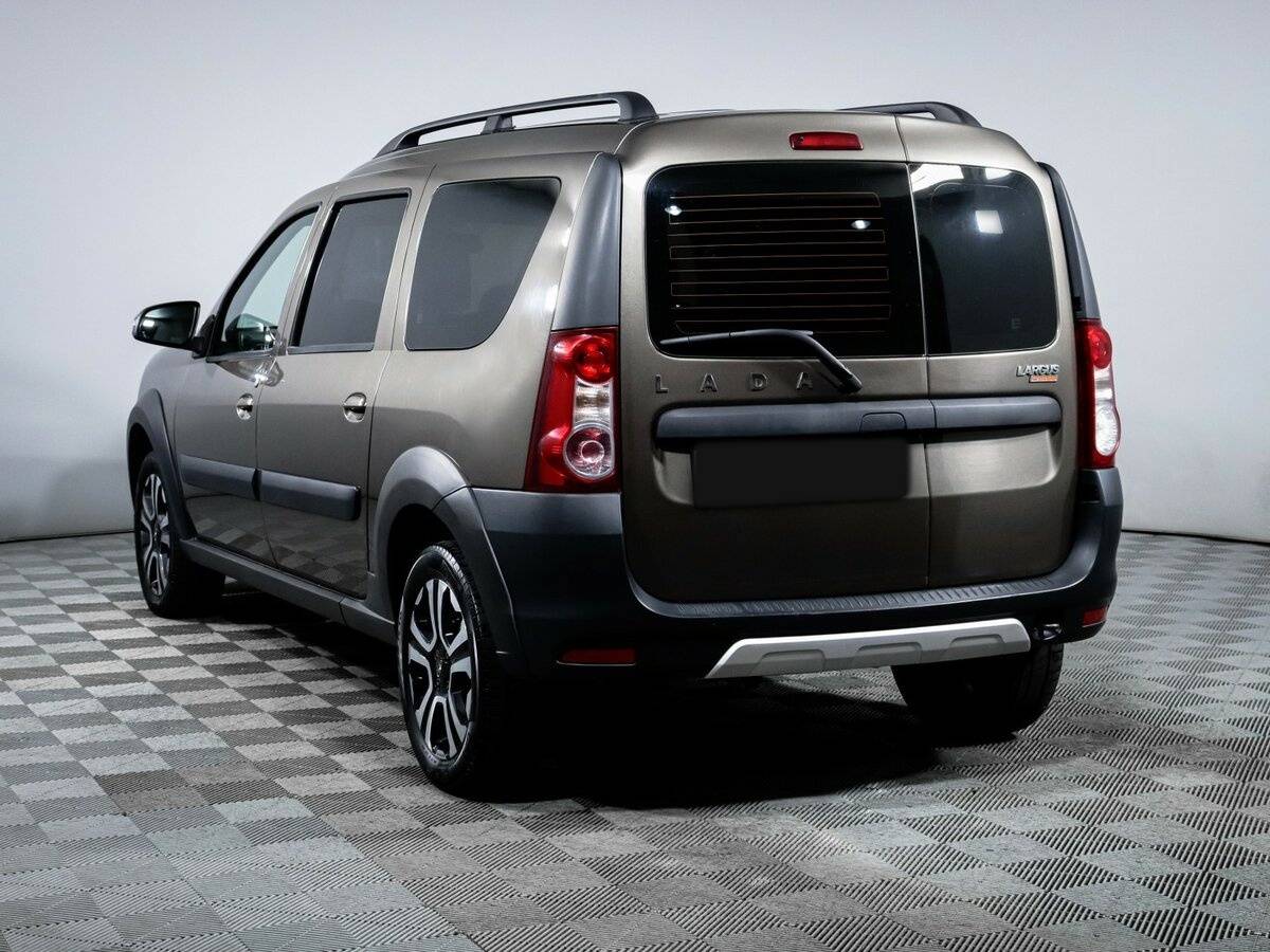Купить Lada (ВАЗ) Largus с пробегом. Фото: #5
