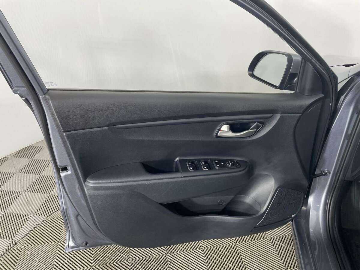 Купить Kia Rio с пробегом. Фото: #7