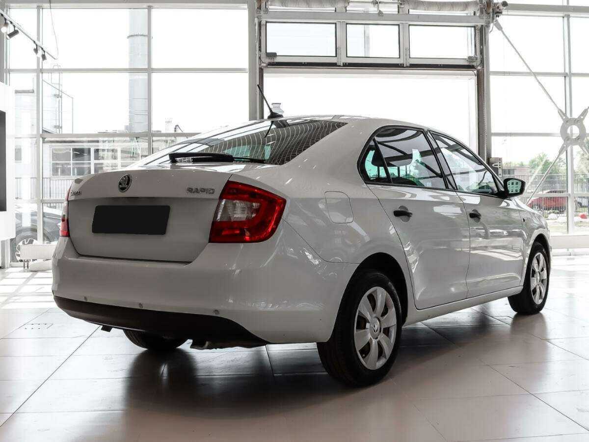 Купить Skoda Rapid с пробегом. Фото: #5