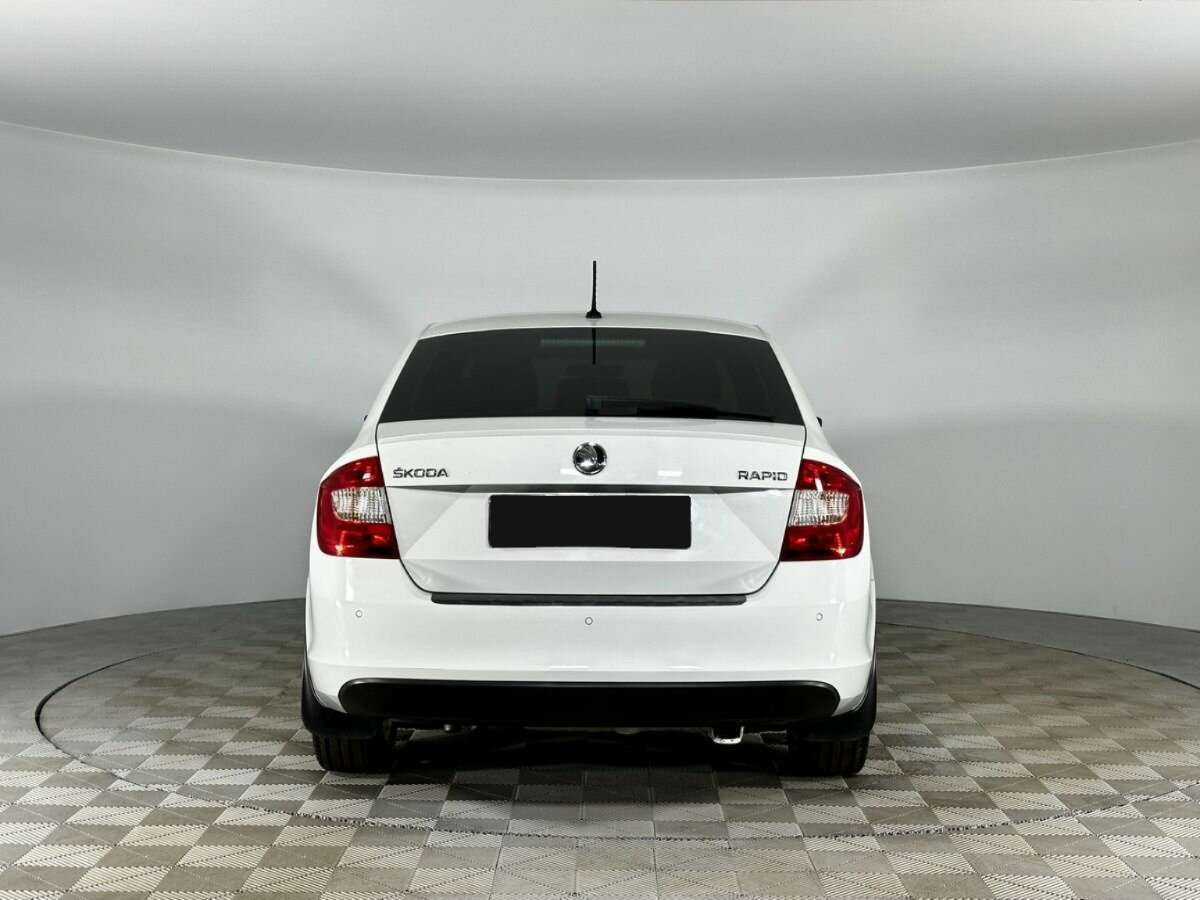 Купить Skoda Rapid с пробегом. Фото: #3