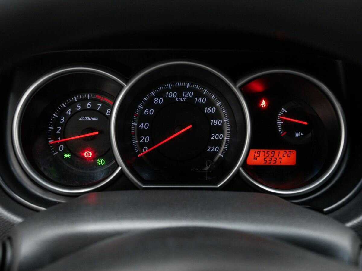 Купить Nissan Tiida с пробегом. Фото: #19