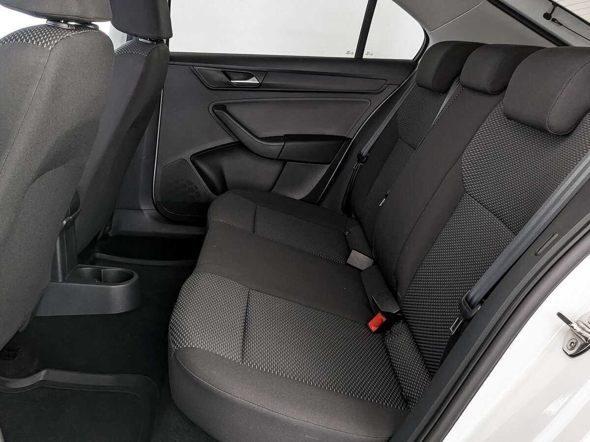 Купить Volkswagen Polo с пробегом. Фото: #10