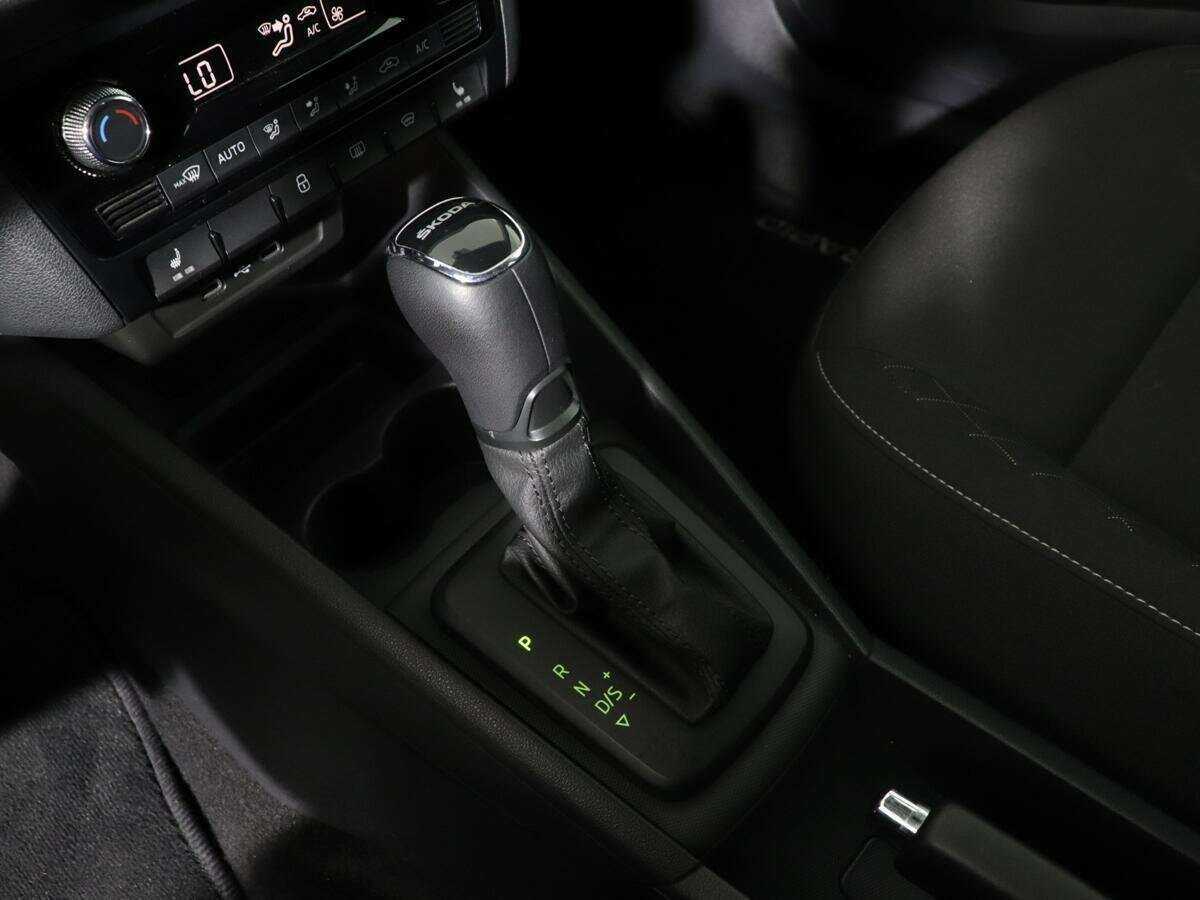 Купить Skoda Rapid с пробегом. Фото: #14