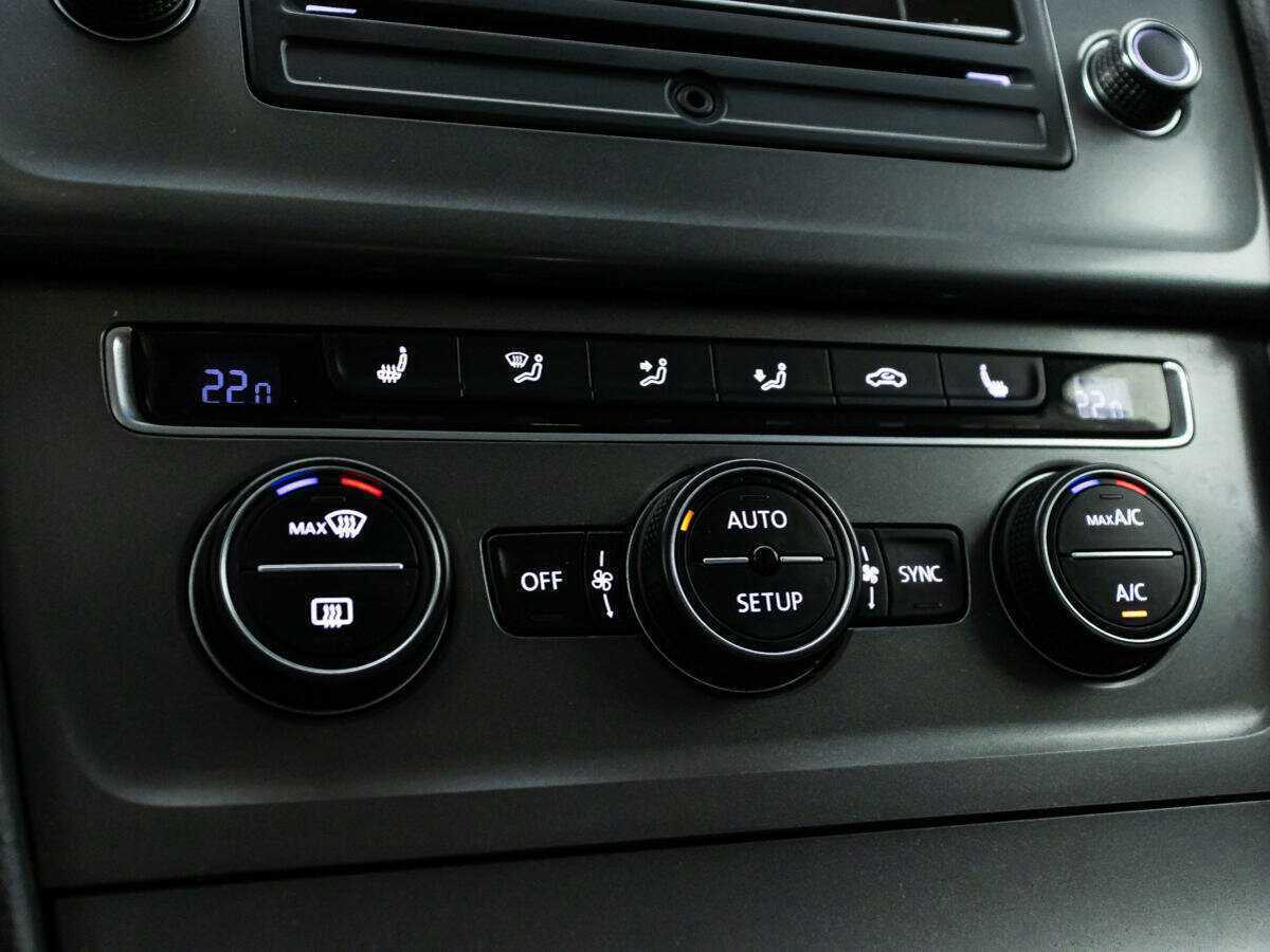 Купить Volkswagen Golf с пробегом. Фото: #9