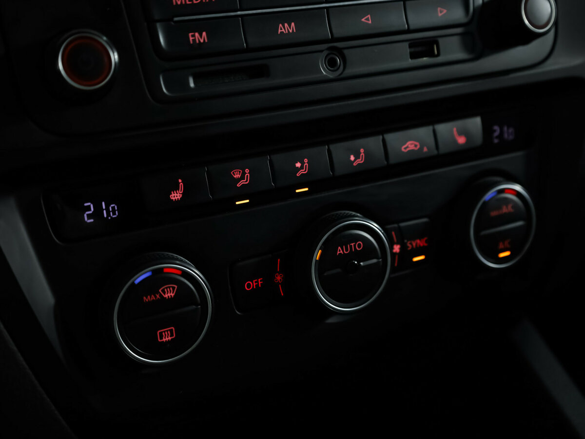 Купить Volkswagen Jetta с пробегом. Фото: #12