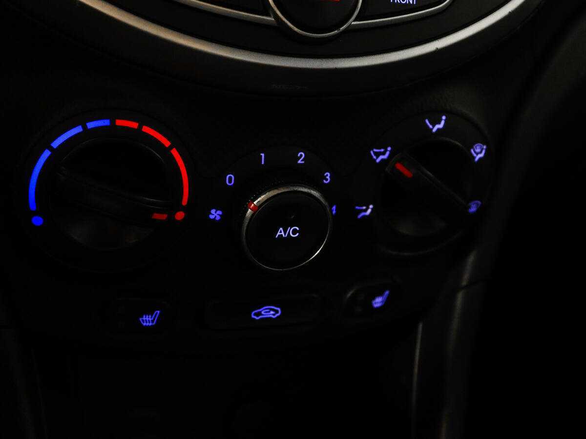 Купить Hyundai Solaris с пробегом. Фото: #15