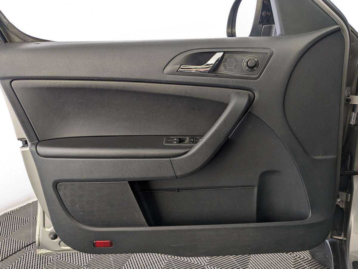 Купить Skoda Yeti с пробегом. Фото: #14