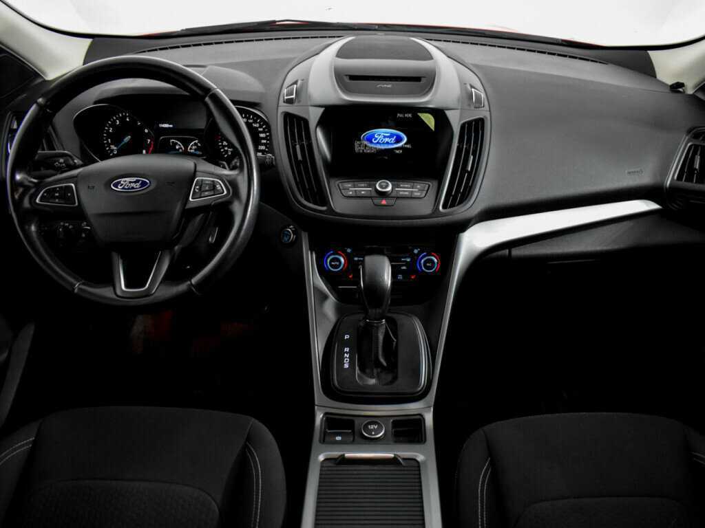Купить Ford Kuga с пробегом. Фото: #11