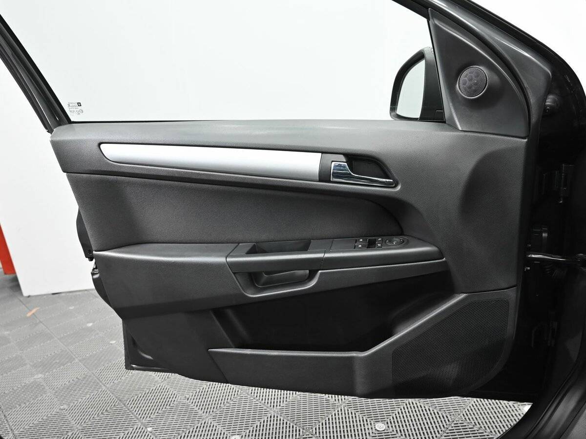 Купить Opel Astra с пробегом. Фото: #6