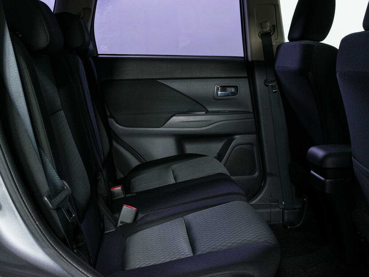 Купить Mitsubishi Outlander с пробегом. Фото: #12
