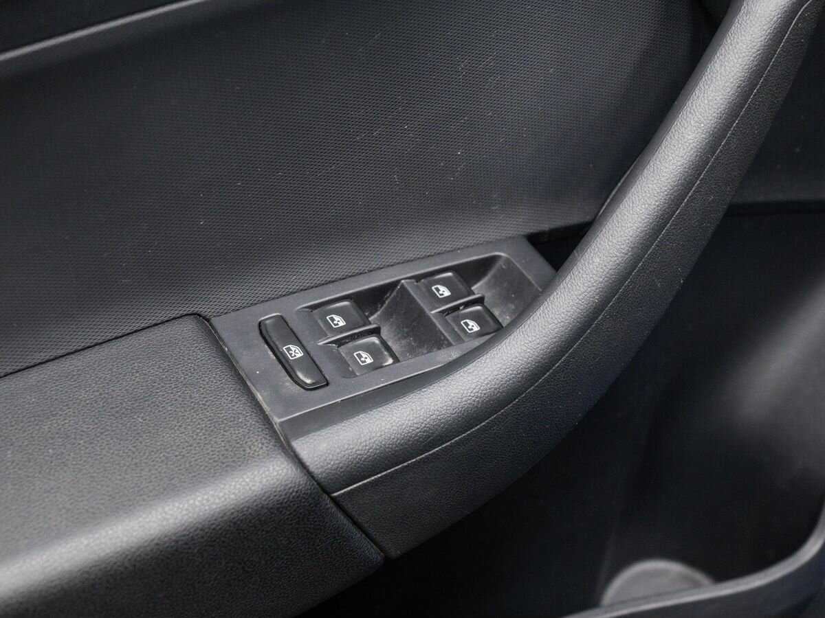 Купить Skoda Rapid с пробегом. Фото: #15