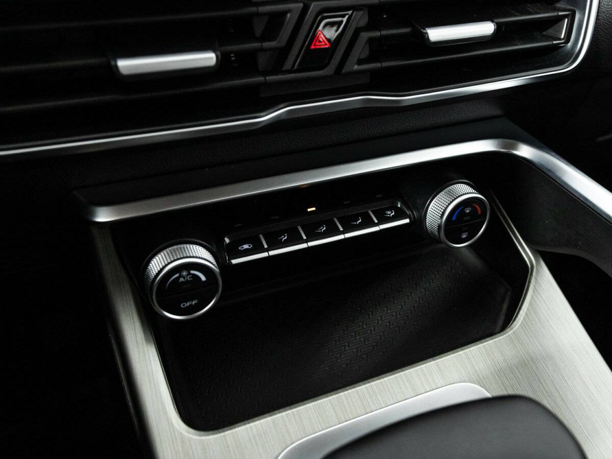 Купить Geely Coolray с пробегом. Фото: #17