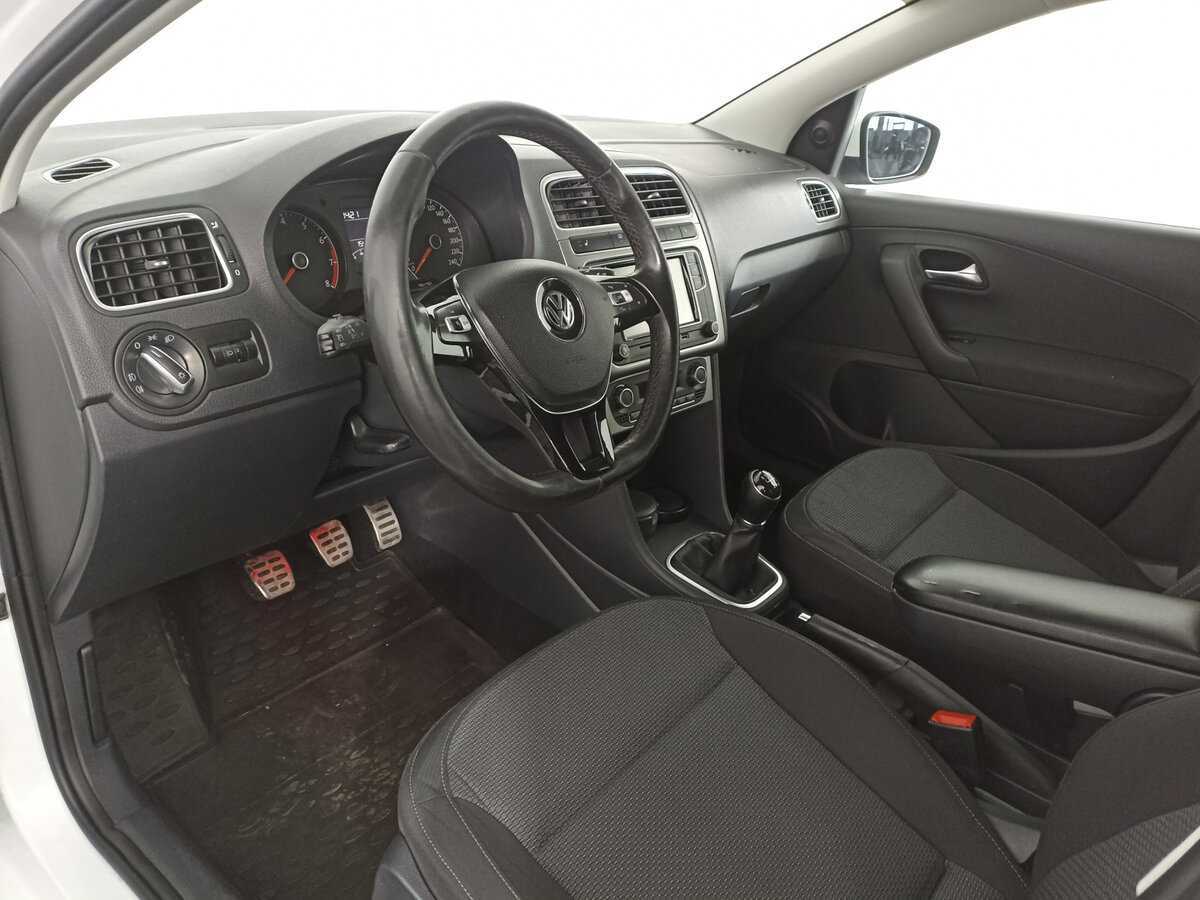 Купить Volkswagen Polo с пробегом. Фото: #15