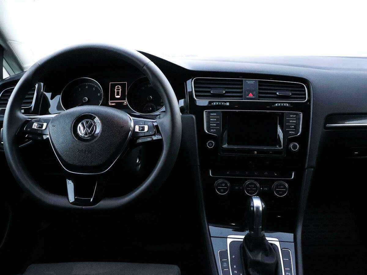 Купить Volkswagen Golf с пробегом. Фото: #9
