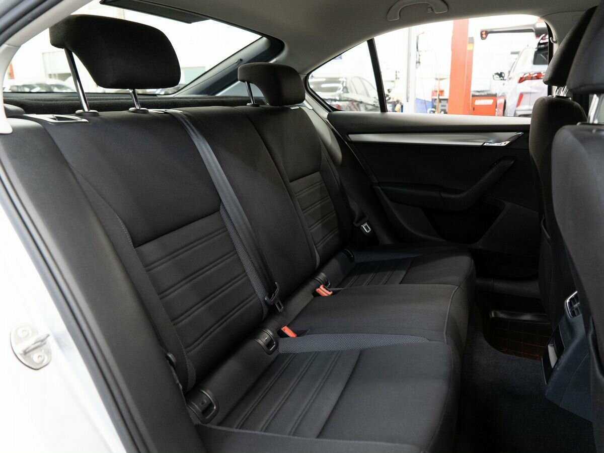 Купить Skoda Octavia с пробегом. Фото: #7