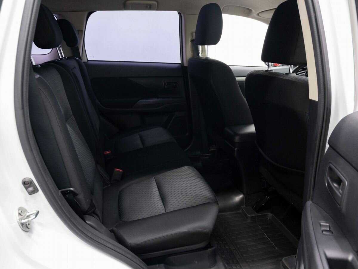 Купить Mitsubishi Outlander с пробегом. Фото: #9