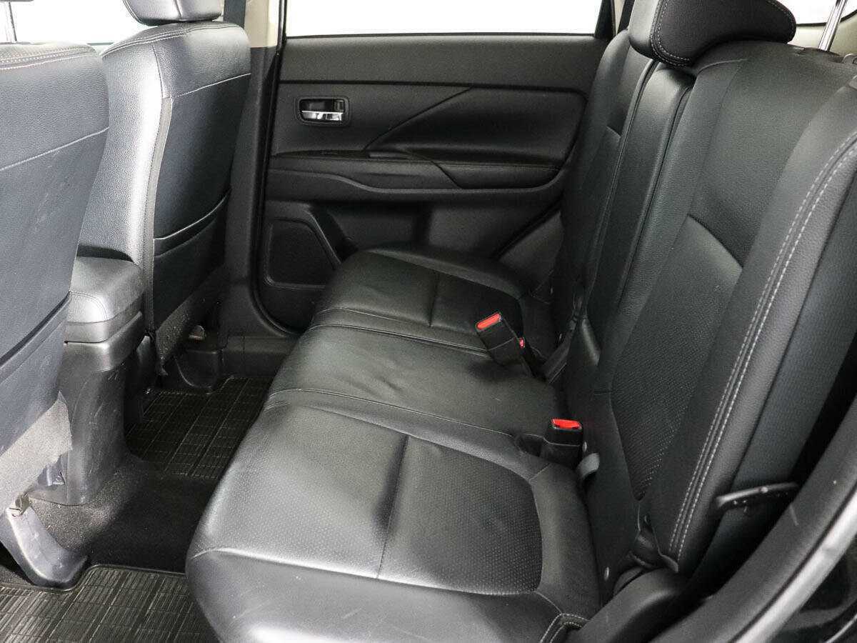 Купить Mitsubishi Outlander с пробегом. Фото: #10