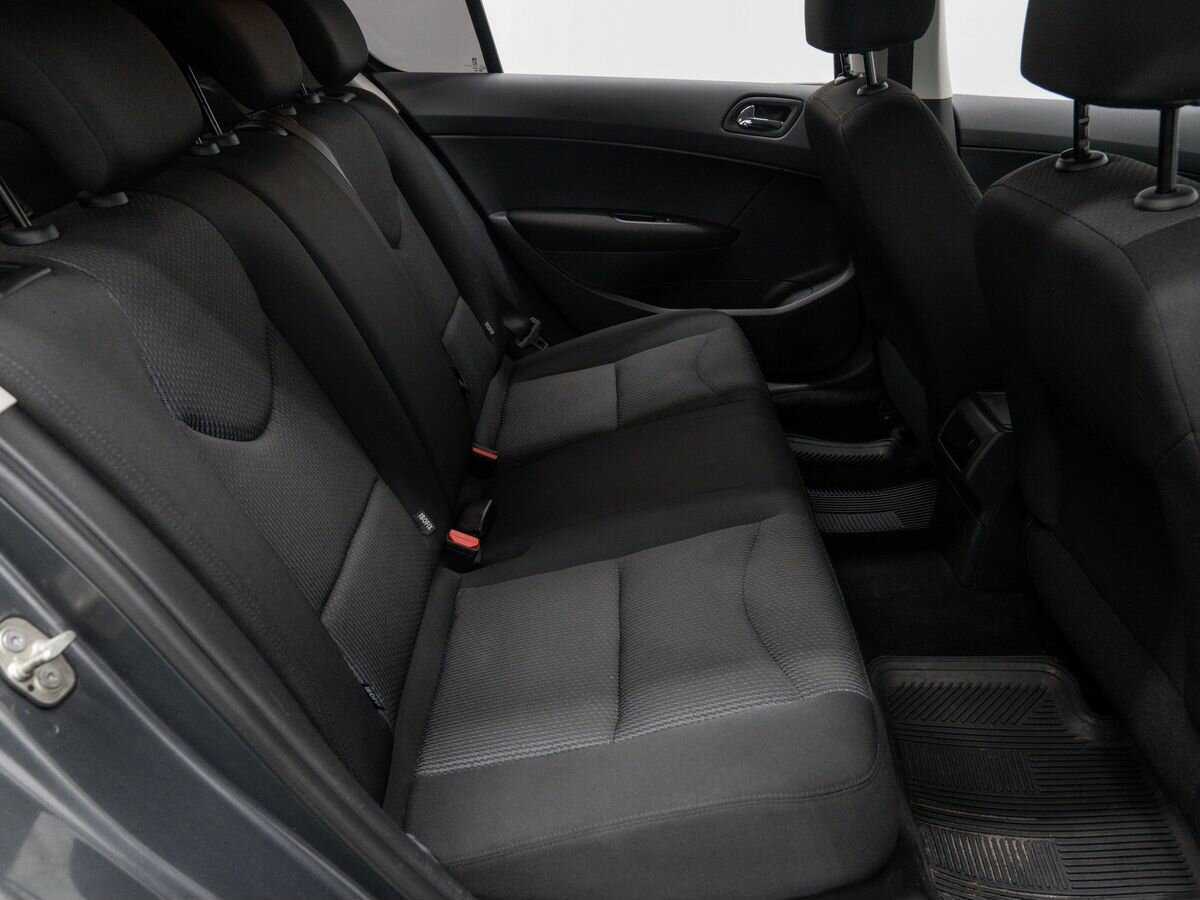 Купить Peugeot 408 с пробегом. Фото: #8