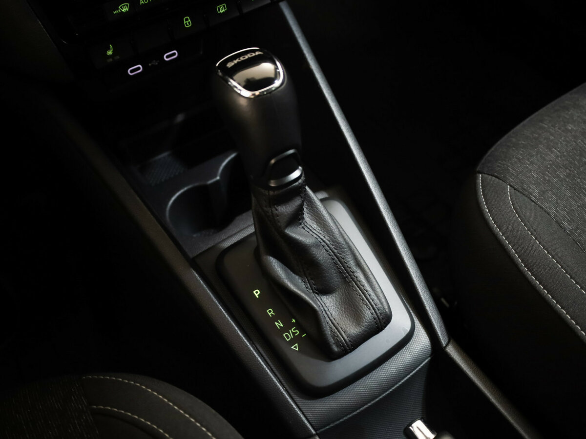 Купить Skoda Rapid с пробегом. Фото: #19