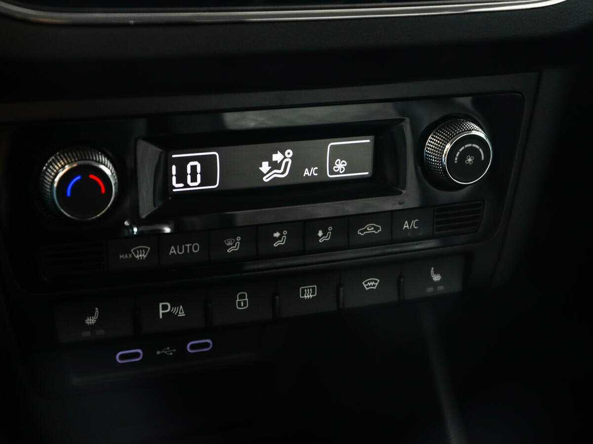 Купить Skoda Rapid с пробегом. Фото: #13