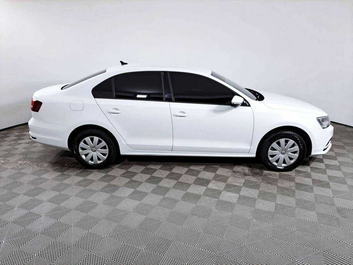Купить Volkswagen Jetta с пробегом. Фото: #3