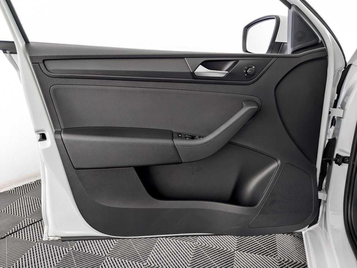 Купить Volkswagen Polo с пробегом. Фото: #14