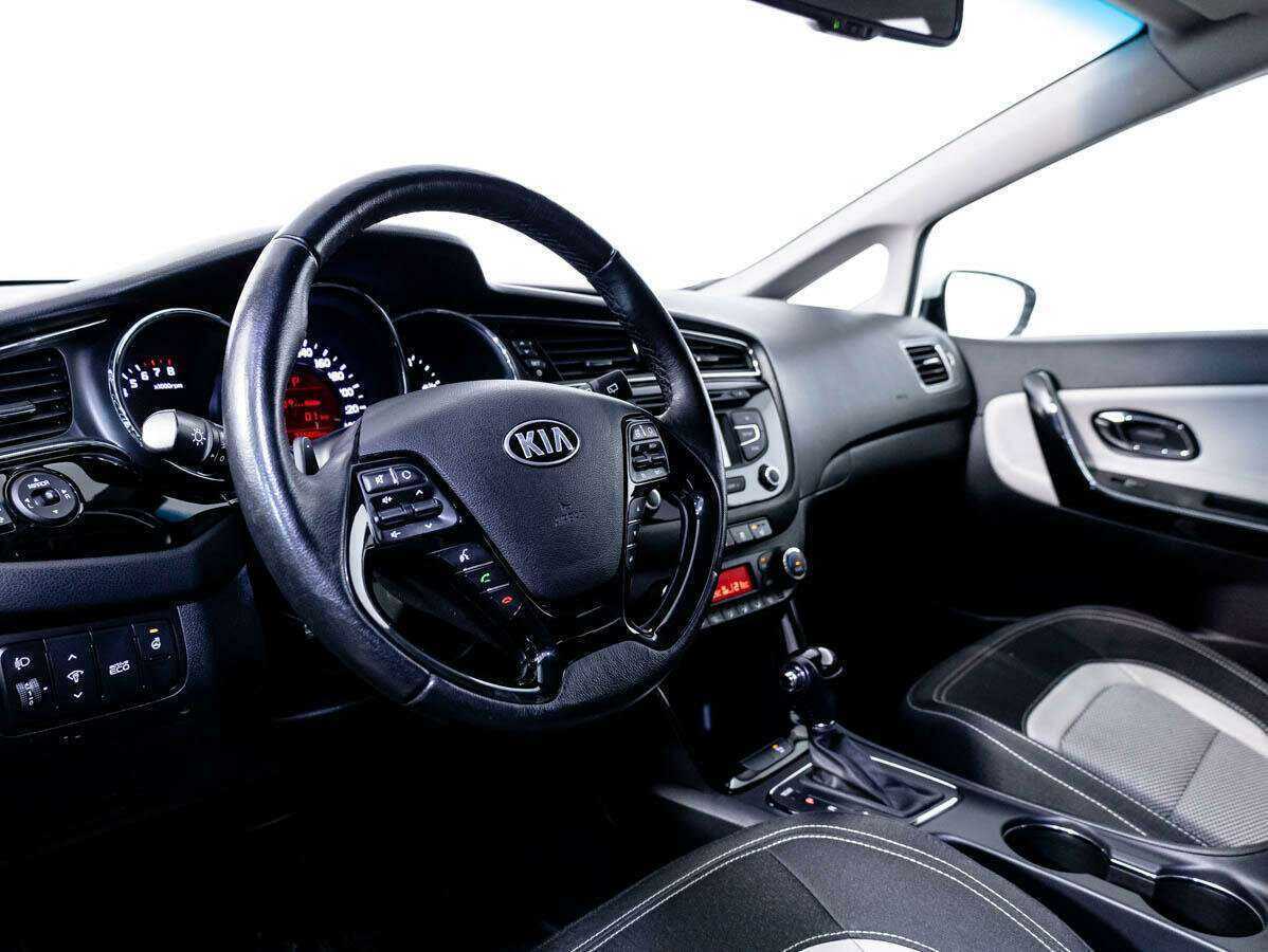 Купить Kia Ceed с пробегом. Фото: #9