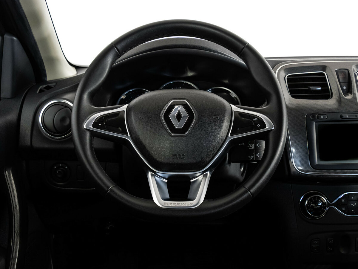 Купить Renault Sandero с пробегом. Фото: #8