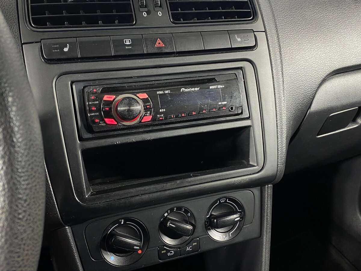 Купить Volkswagen Polo с пробегом. Фото: #12